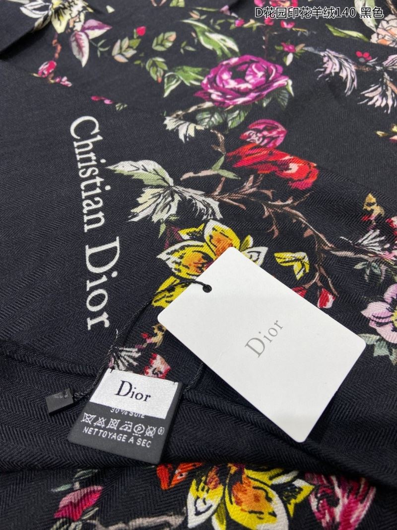 CHRISTIAN DIOR